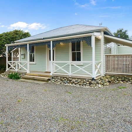 Pendreigh Cottage - Martinborough Holiday Home Екстериор снимка