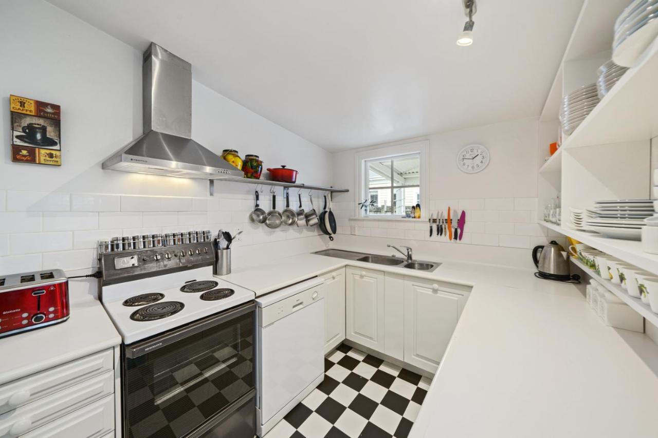 Pendreigh Cottage - Martinborough Holiday Home Екстериор снимка