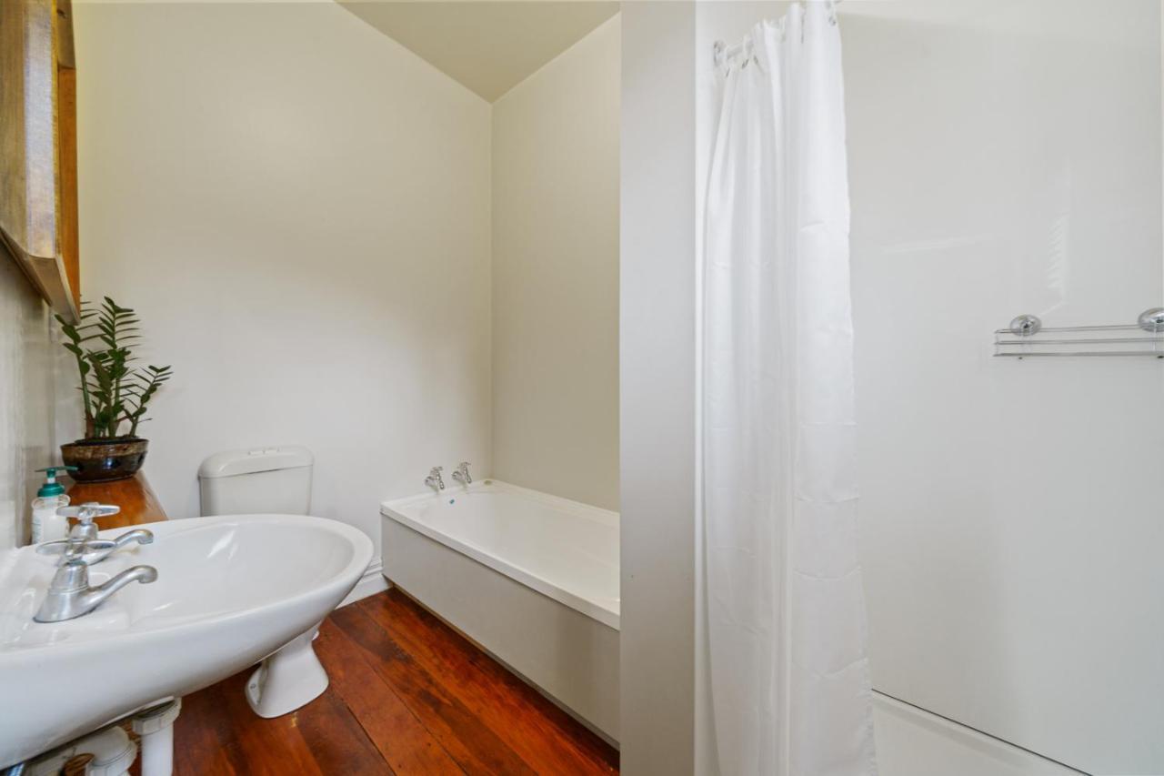 Pendreigh Cottage - Martinborough Holiday Home Екстериор снимка